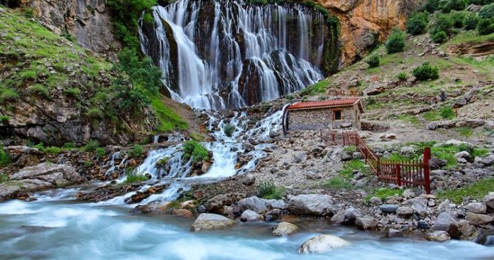 kapuzbaşı şelalesi